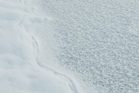 Frozen Lake 4K Wallpaper · nature · 3840×2560