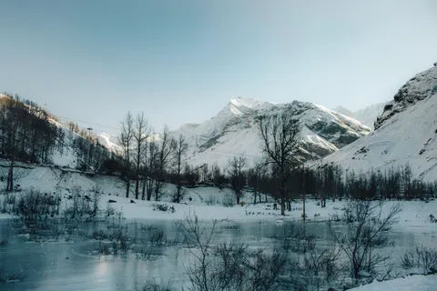 Zugefrorener See 4K Hintergrundbild · nature · 3840×2560