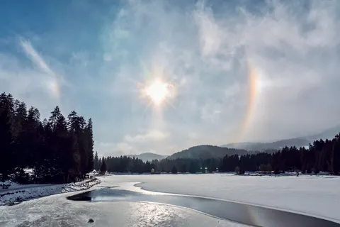 Zugefrorener See 4K Hintergrundbild · nature · 3840×2561