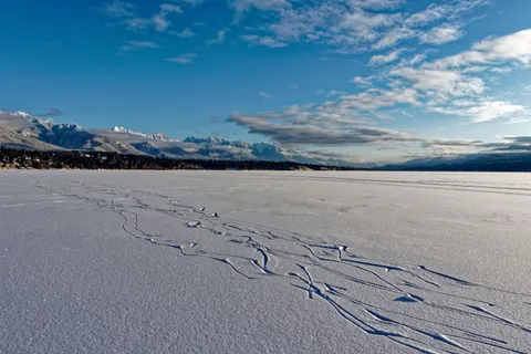 Frozen Lake 4K Wallpaper · nature · 3840×2560