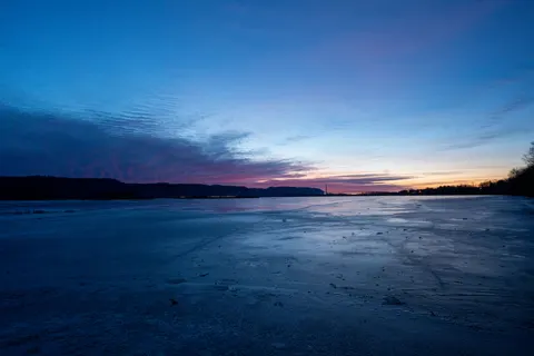 Frozen Lake 4K Wallpaper · nature · 3840×2560
