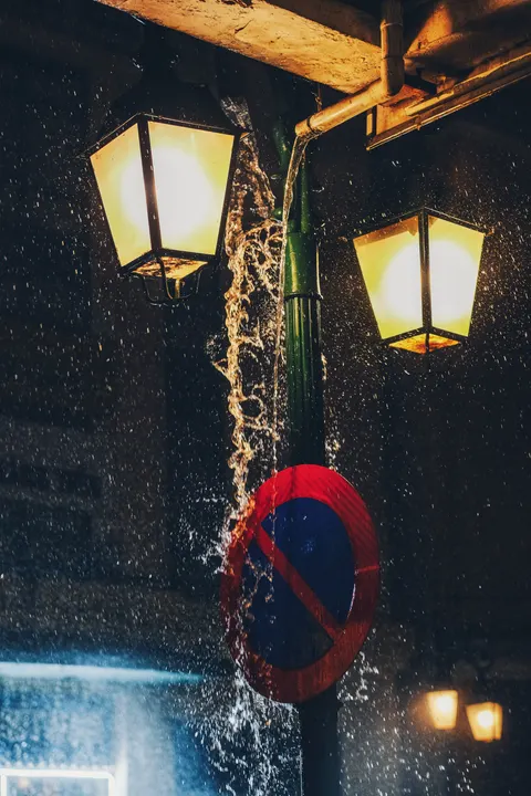 雨中街道 手机壁纸 · street · 1440×2160