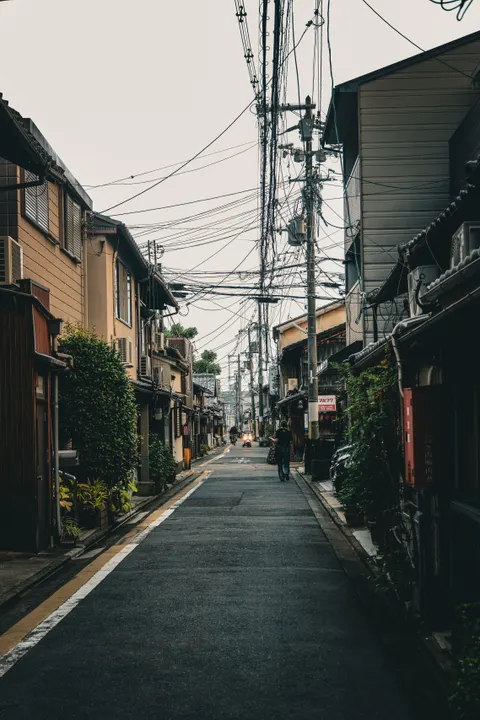 Zaułek w Tokio Tapeta na Telefon · street · 1440×2160