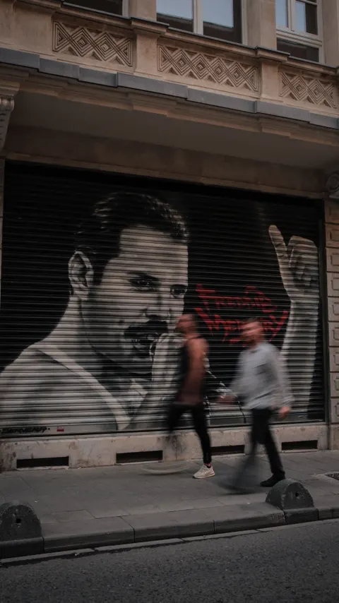 Street Art Phone Wallpaper · street · 1440×2562