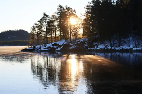 Frozen Lake 4K Wallpaper · nature · 3840×2560