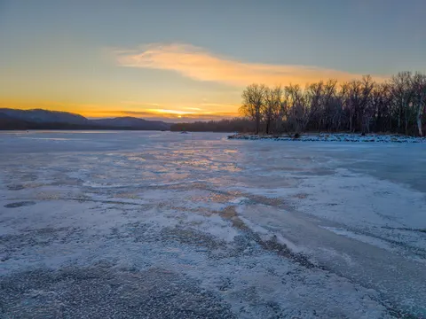 Frozen Lake 4K Wallpaper · nature · 3840×2880