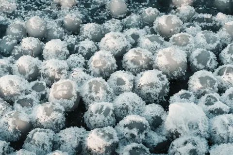 Frozen Lake 4K Wallpaper · nature · 3840×2560