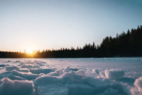 Frozen Lake 4K Wallpaper · nature · 3840×2560