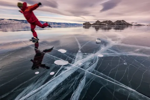 Frozen Lake 4K Wallpaper · nature · 3840×2563