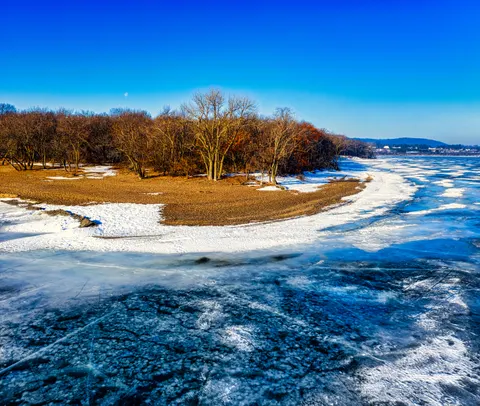 Frozen Lake 4K Wallpaper · nature · 3840×3248