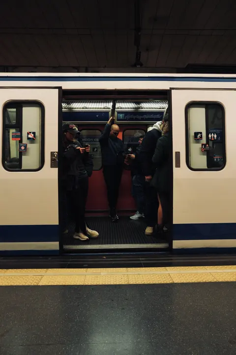 Metro Phone Wallpaper · street · 1440×2160