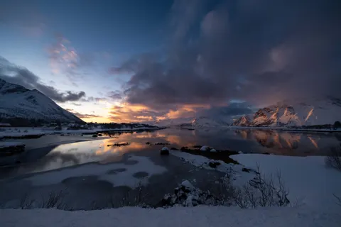 Frozen Lake 4K Wallpaper · nature · 3840×2560