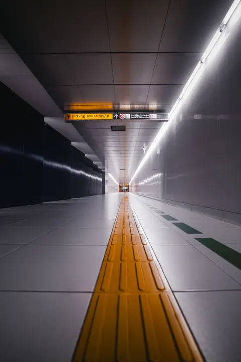 Metro Phone Wallpaper · street · 1440×2160