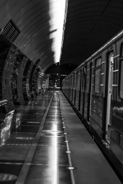 Metro Phone Wallpaper · street · 1440×2160