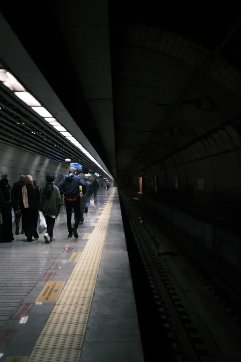 Metro Phone Wallpaper · street · 1440×2160