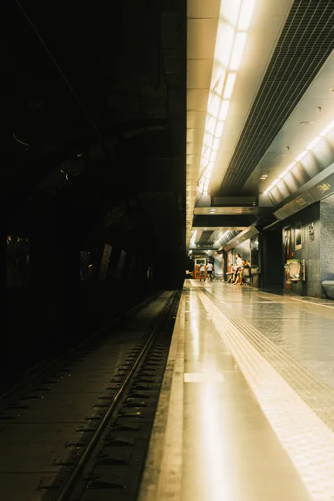 Metro Phone Wallpaper · street · 1440×2160