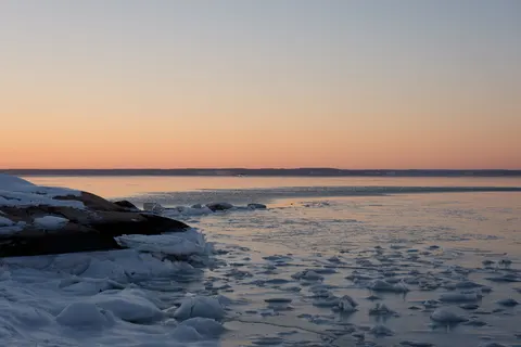 Frozen Lake 4K Wallpaper · nature · 3840×2560