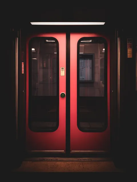 Metro Phone Wallpaper · street · 1440×1920
