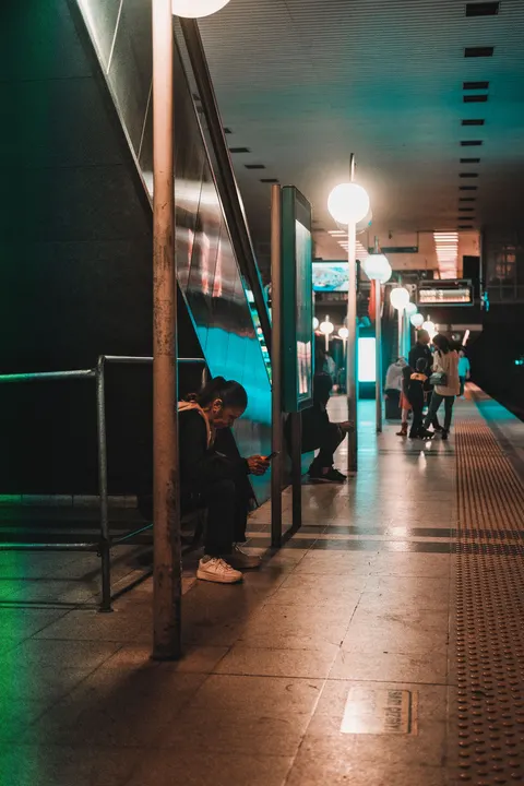 Metro Phone Wallpaper · street · 1440×2160