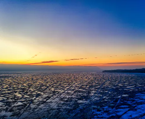 Frozen Lake 4K Wallpaper · nature · 3840×3153