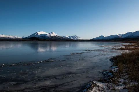 Frozen Lake 4K Wallpaper · nature · 3840×2560