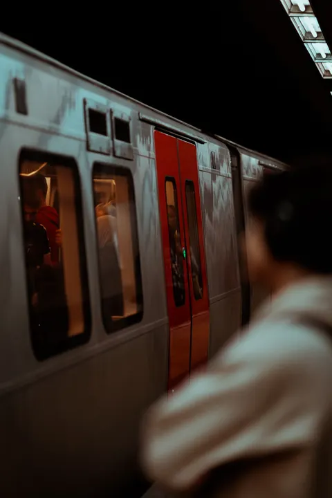 Metro Phone Wallpaper · street · 1440×2160
