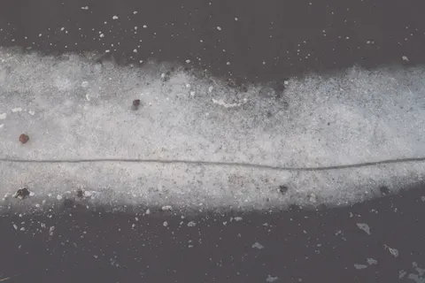 Frozen Lake 4K Wallpaper · nature · 3840×2560