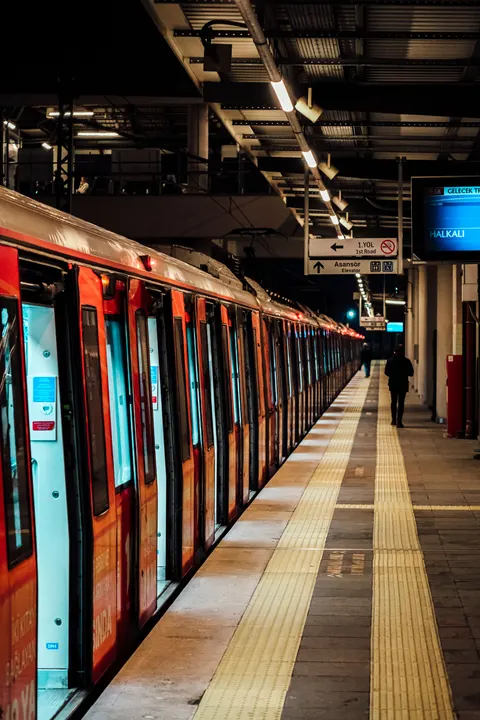 Metro Phone Wallpaper · street · 1440×2160