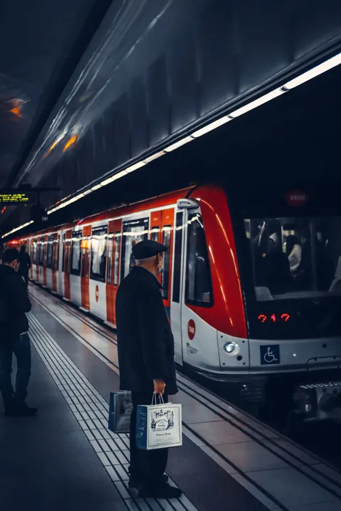 Metro Phone Wallpaper · street · 1440×2160