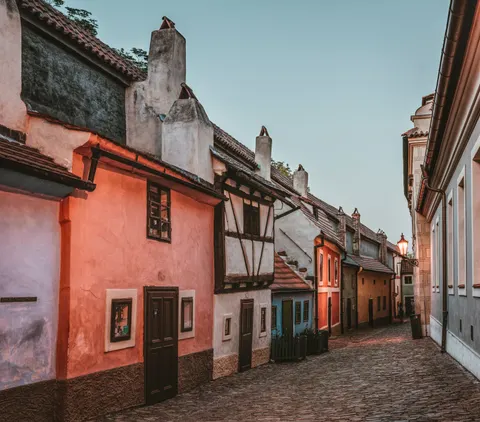 Old Town Street 4K Wallpaper · architecture · 3840×3373