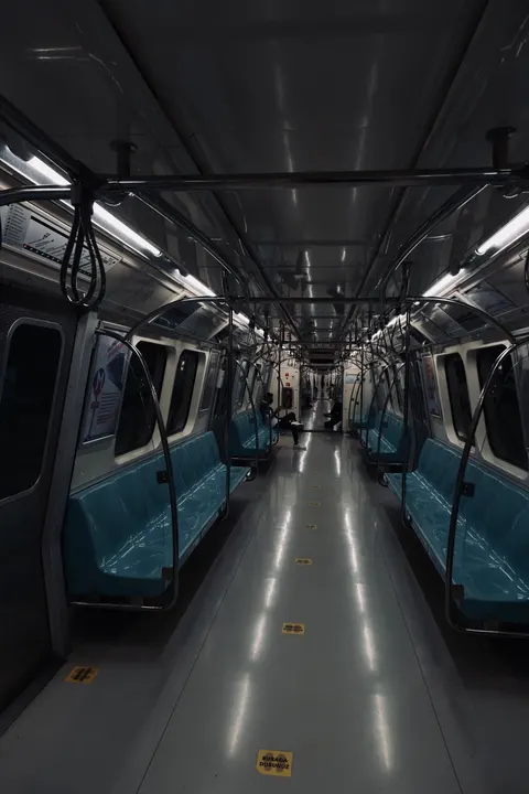 Metro Phone Wallpaper · street · 1440×2160