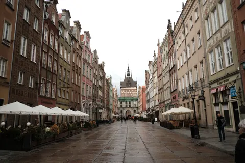 Old Town Street 4K Wallpaper · architecture · 3840×2560