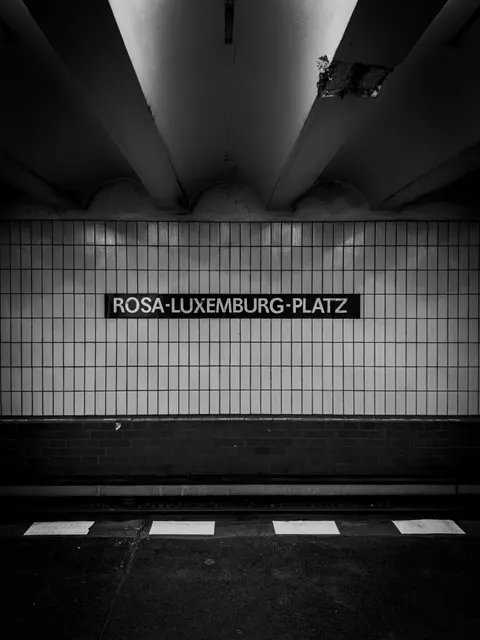 Metro Phone Wallpaper · street · 1440×1920