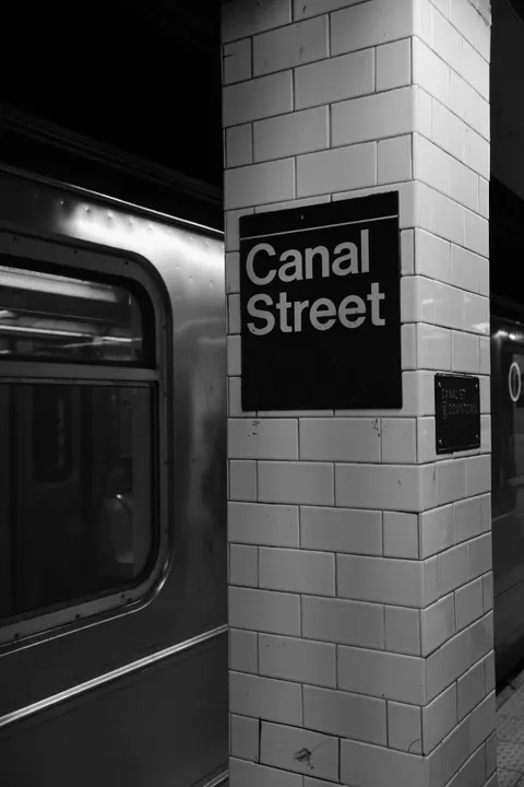 Metro Phone Wallpaper · street · 1440×2160