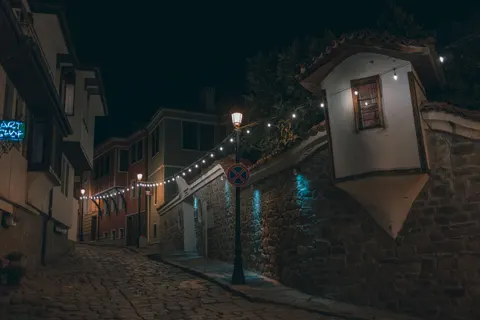 Old Town Street 4K Wallpaper · architecture · 3840×2560