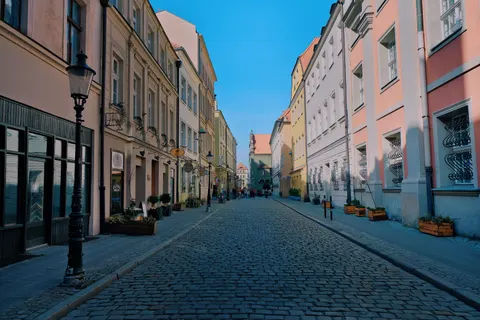 Old Town Street 4K Wallpaper · architecture · 3840×2560