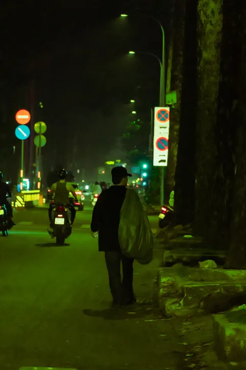 Nocna ulica Tapeta na Telefon · street · 1440×2160