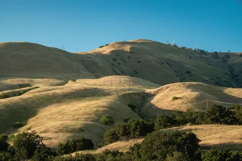 Vineyard Hills 4K Wallpaper · nature · 3840×2561