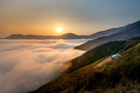 Misty Valley 4K Wallpaper · nature · 3840×2561