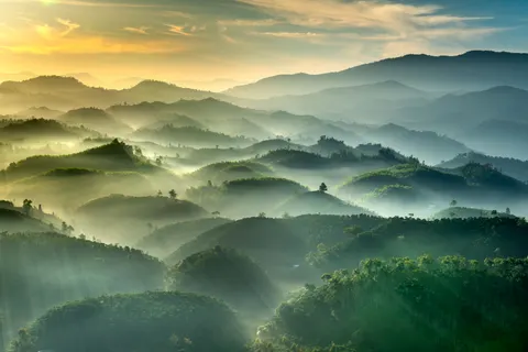 Misty Valley 4K Wallpaper · nature · 3840×2561