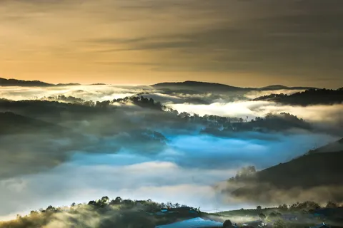 Misty Valley 4K Wallpaper · nature · 3840×2561