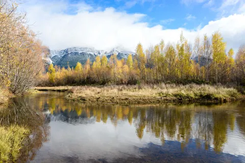Autumn River 4K Wallpaper · nature · 3840×2563