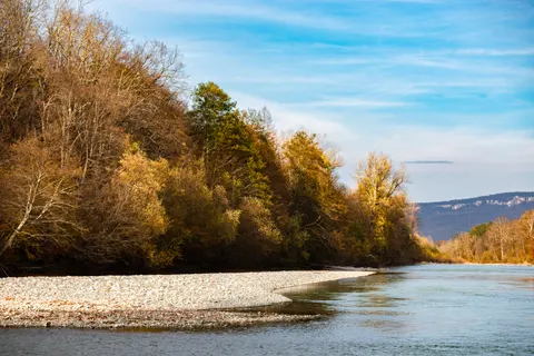 Autumn River 4K Wallpaper · nature · 3840×2563