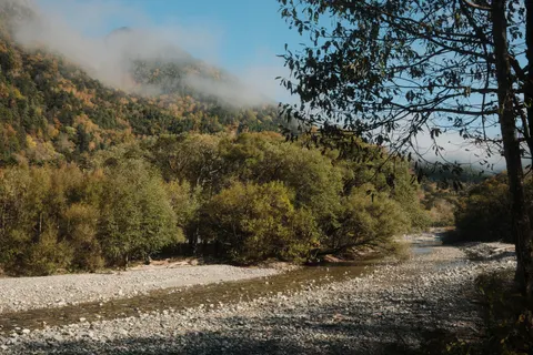 Autumn River 4K Wallpaper · nature · 3840×2560