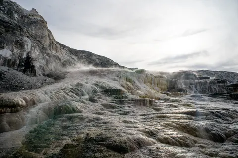 Hot Spring 4K Wallpaper · nature · 3840×2560