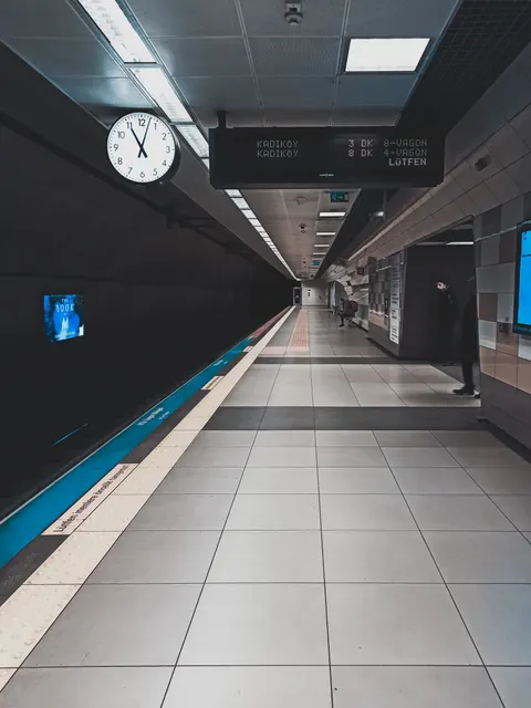 Metro Phone Wallpaper · street · 1440×1920