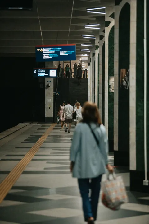 Metro Phone Wallpaper · street · 1440×2160