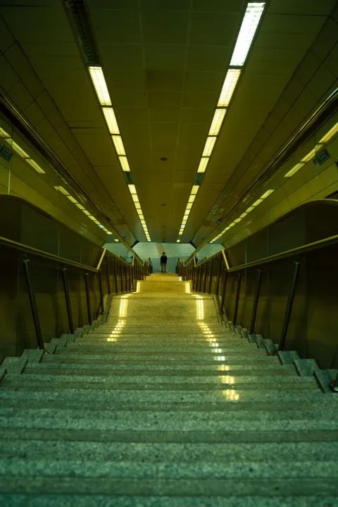 Metro Phone Wallpaper · street · 1440×2160