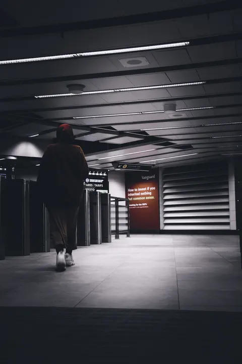 Metro Phone Wallpaper · street · 1440×2160