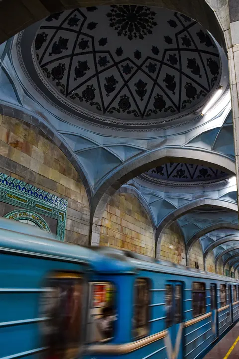 Metro Phone Wallpaper · street · 1440×2160